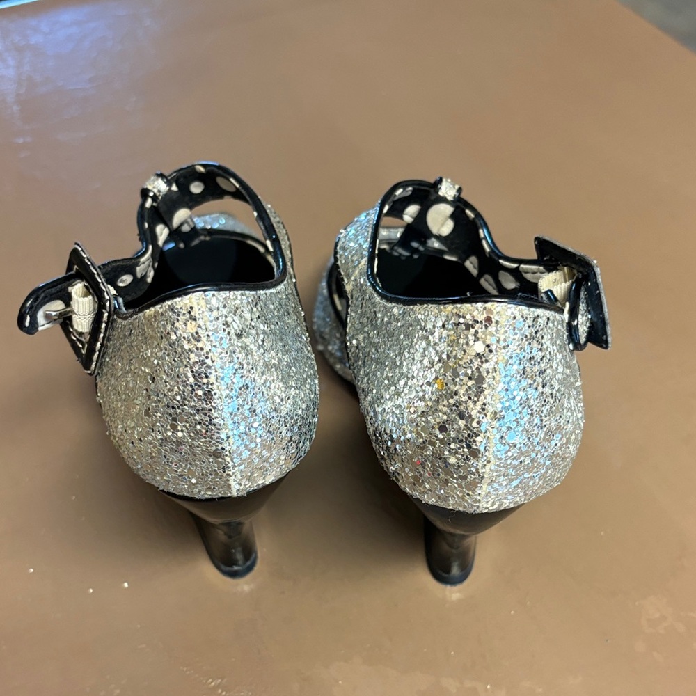 Kenzie Sparkling Silver Heels - Picture 4 of 6